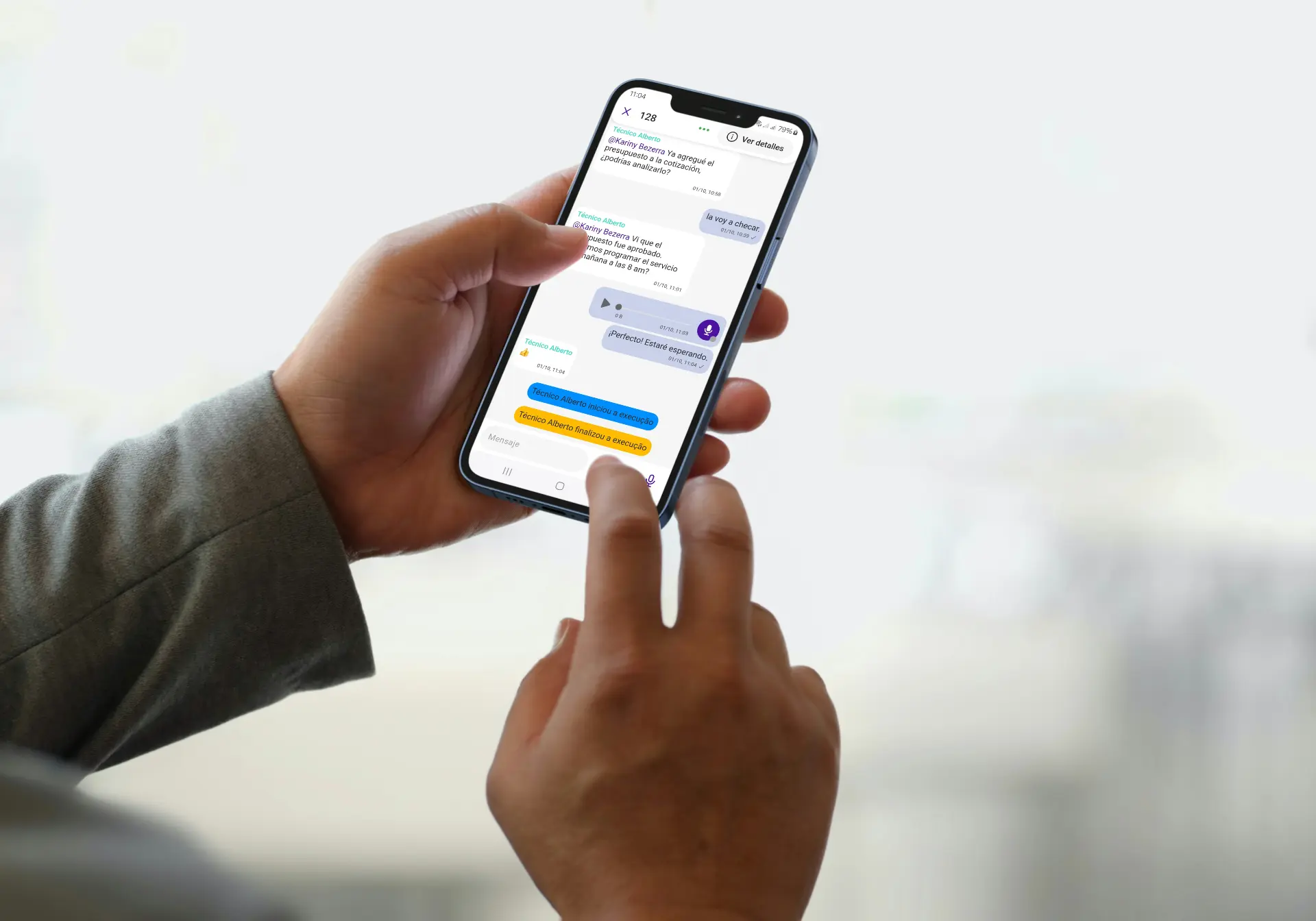 TriChat do Trílogo aberto em um smartphone durante um atendimento